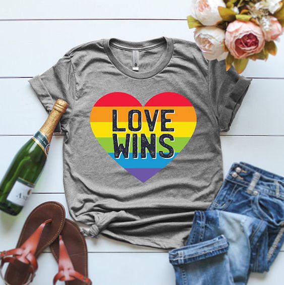 Love Wins T-Shirt EM5D